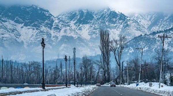 Kashmir Unveiled: 6N/7D Serenity in the Vale of Paradise